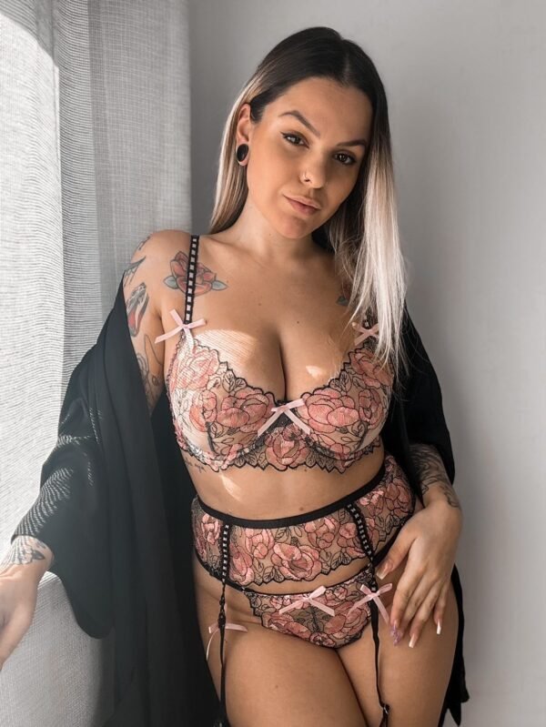 Set Carlotta
