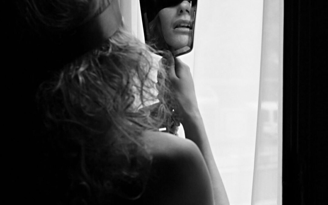 Olhos vendados com o N